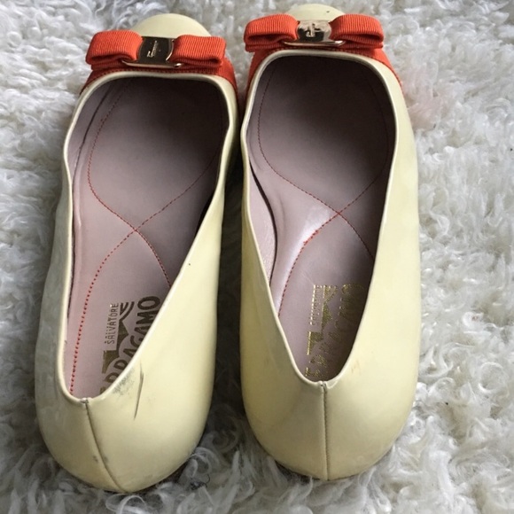 ‼️SOLD‼️Salvatore Ferragamo Varina Flats - Picture 4 of 5